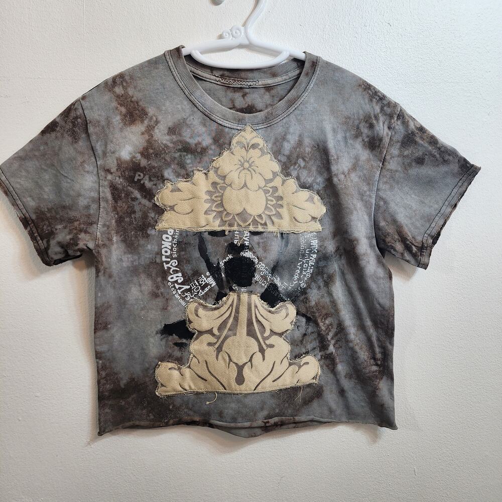 Cropped t-shirt reworked hand made appliques gray beige tye dye